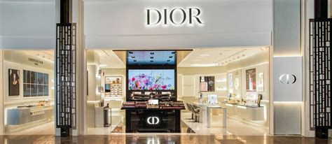 dior booktore